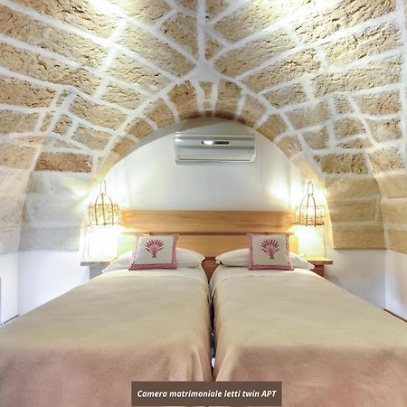 Castriota19 - Jacuzzi Room & Apartment Sit レッチェ エクステリア 写真